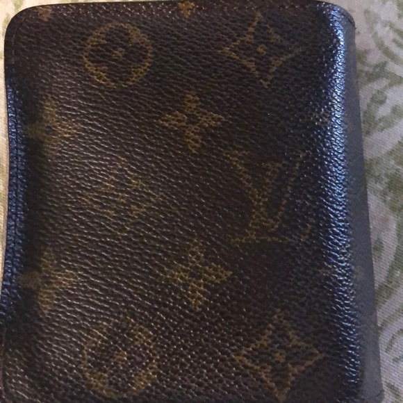 💯% Authentic LV bi fold woman's wallet - Picture 3 of 4